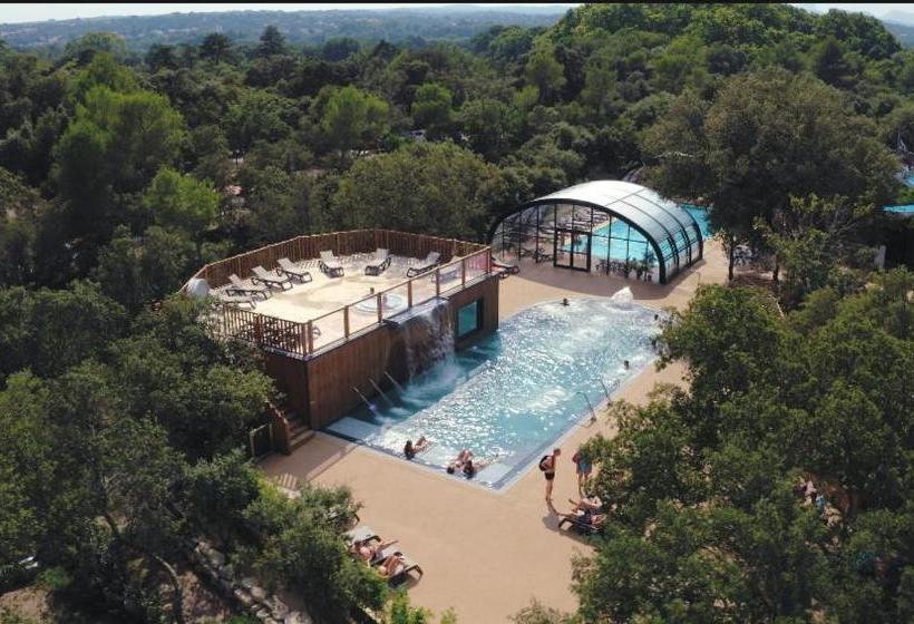 Отель Les Prés Du Roi