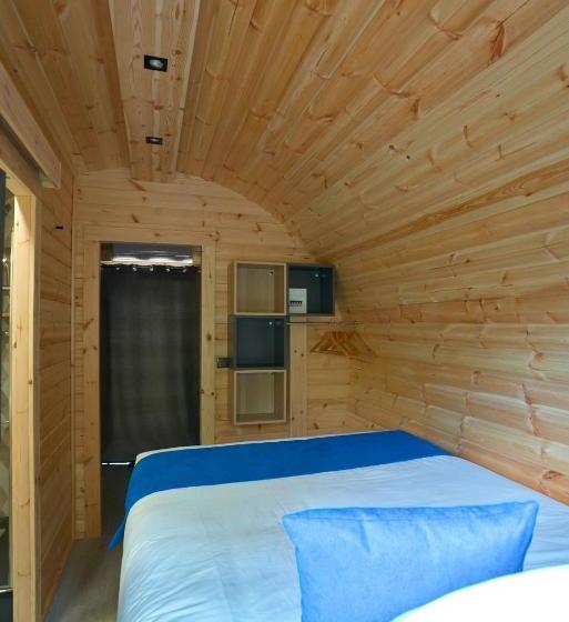 Отель Les Prés Du Roi