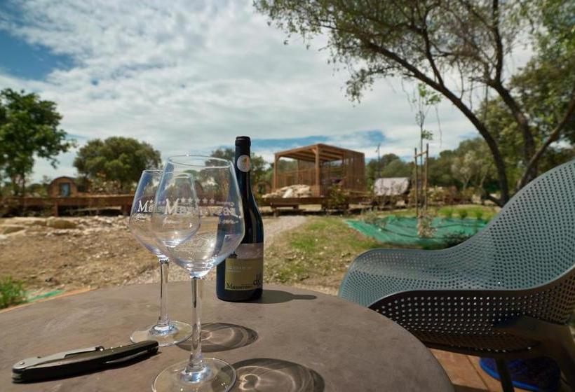 Отель Les Prés Du Roi