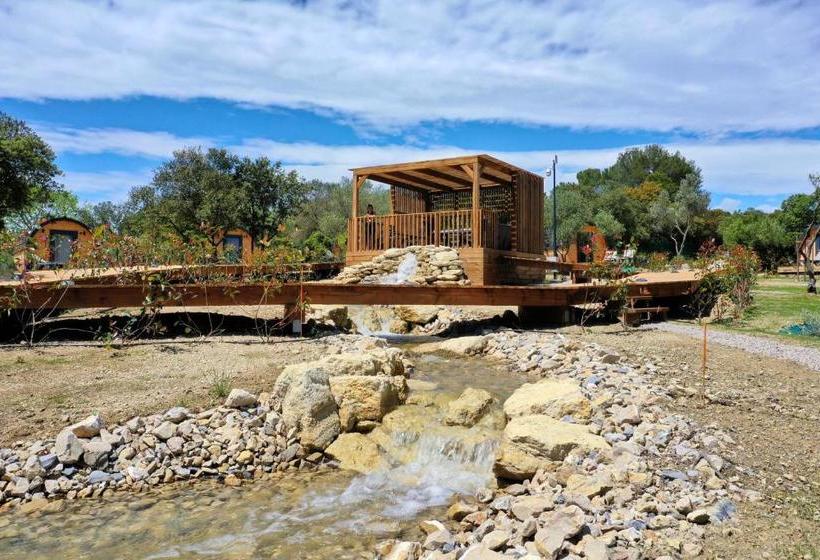 Отель Les Prés Du Roi