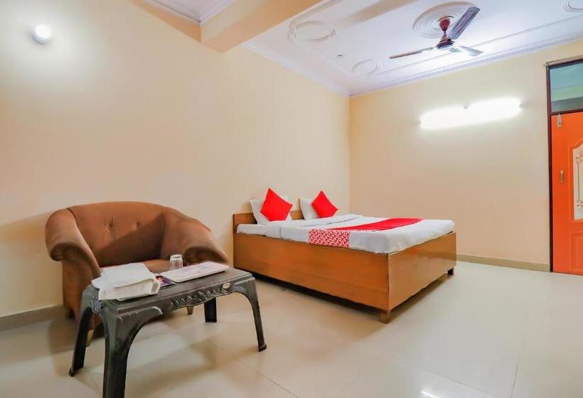 酒店 Oyo 77590 Vats