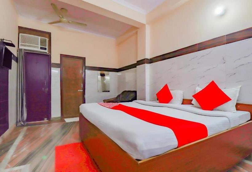 酒店 Oyo 77590 Vats