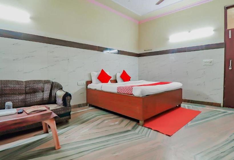 酒店 Oyo 77590 Vats