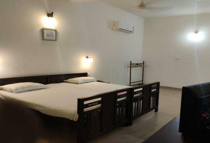 Hotel Treebo Sadhoo Heritage Ayurvedic Spa & Pool