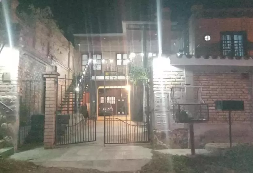 Retkeilymaja Alojamiento Los Amigos