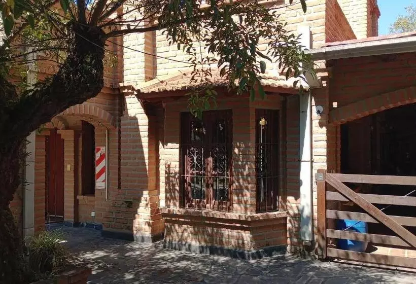 Retkeilymaja Alojamiento Los Amigos