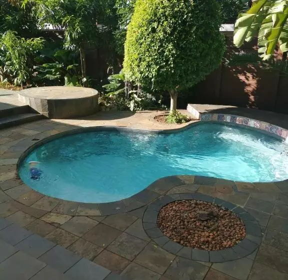 Aamiaismajoitus (B&B) 180 On Anderson Guest House