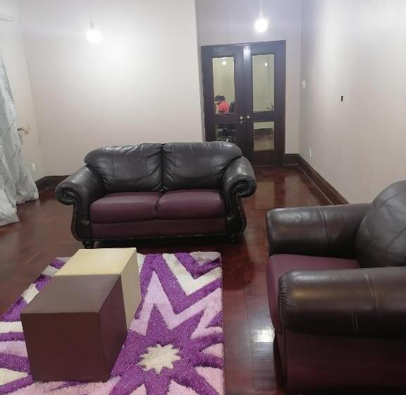 تختخواب و صبحانه 180 On Anderson Guest House