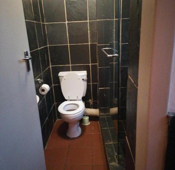 تختخواب و صبحانه 180 On Anderson Guest House