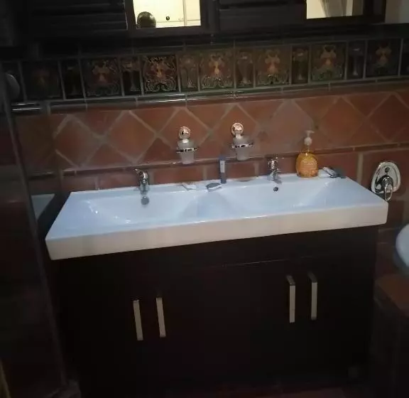 Aamiaismajoitus (B&B) 180 On Anderson Guest House