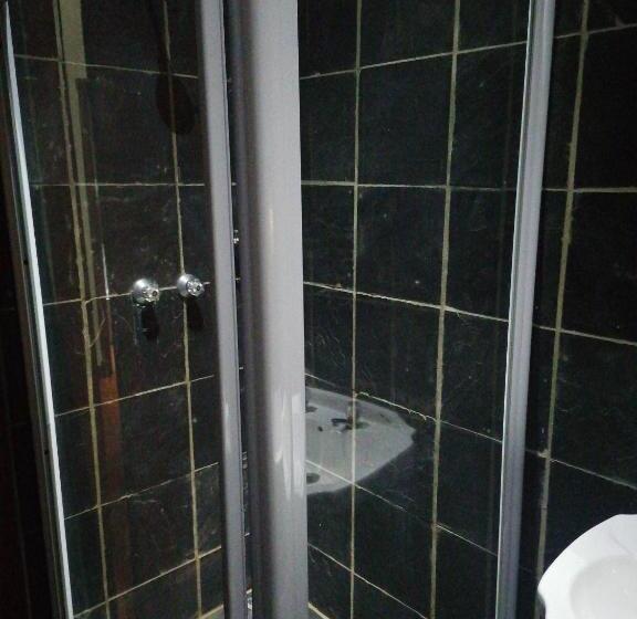 تختخواب و صبحانه 180 On Anderson Guest House