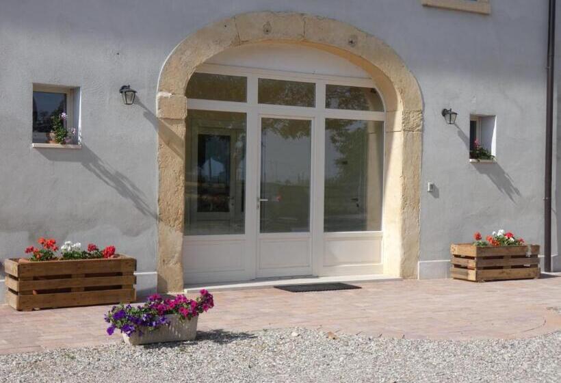 ホテル Agriturismo Il Fontanile