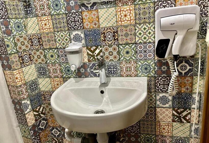 فندق Budget Family