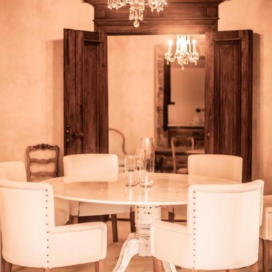 هتل Casa Del Val  Villa Maria