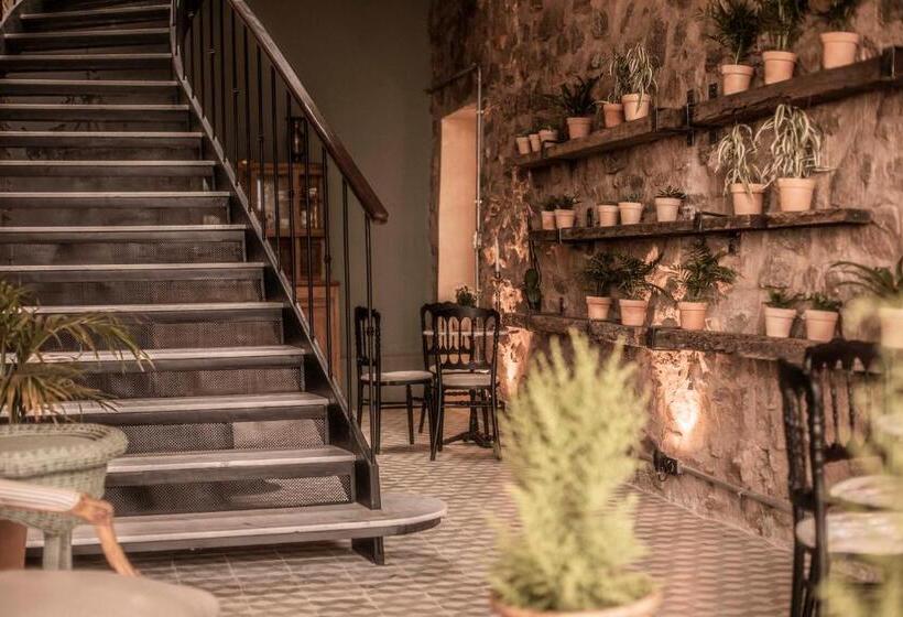 هتل Casa Del Val  Villa Maria