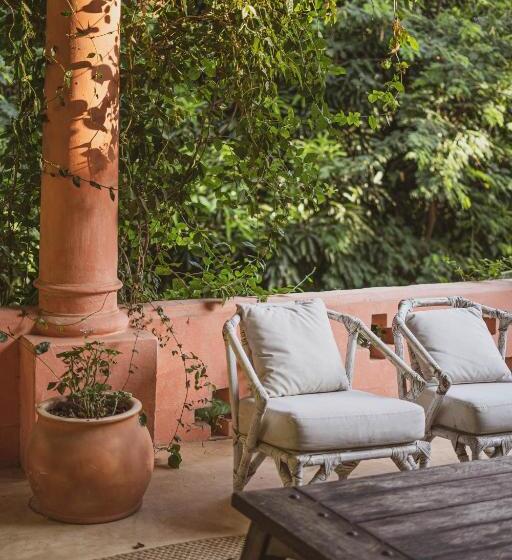 هتل Casa Del Val  Villa Maria