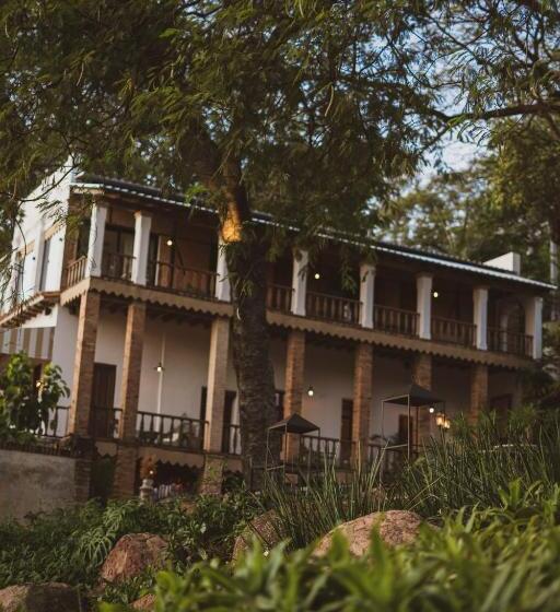 هتل Casa Del Val  Villa Maria