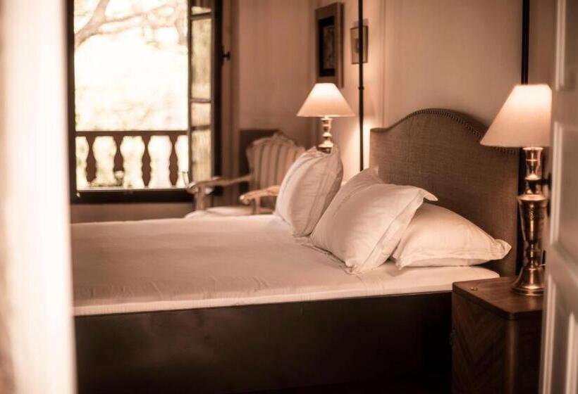 هتل Casa Del Val  Villa Maria