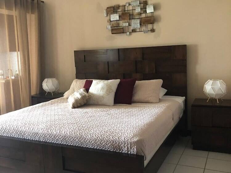 هتل Mountain And Ocean View Lodge