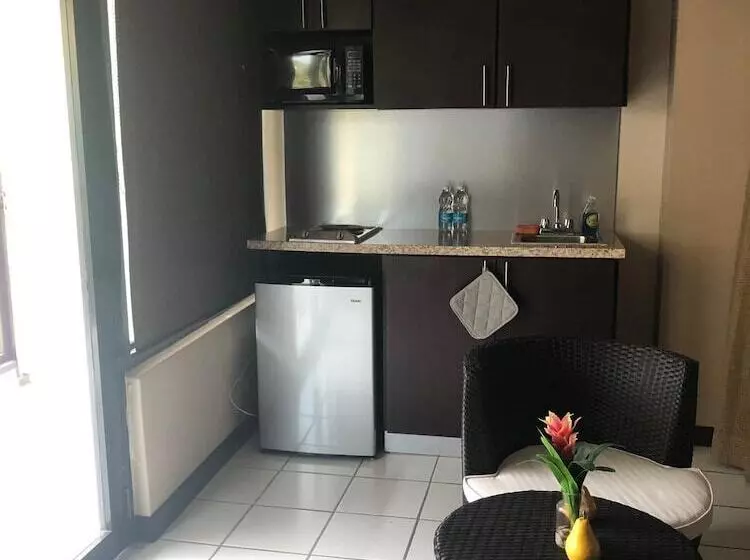 هتل Mountain And Ocean View Lodge