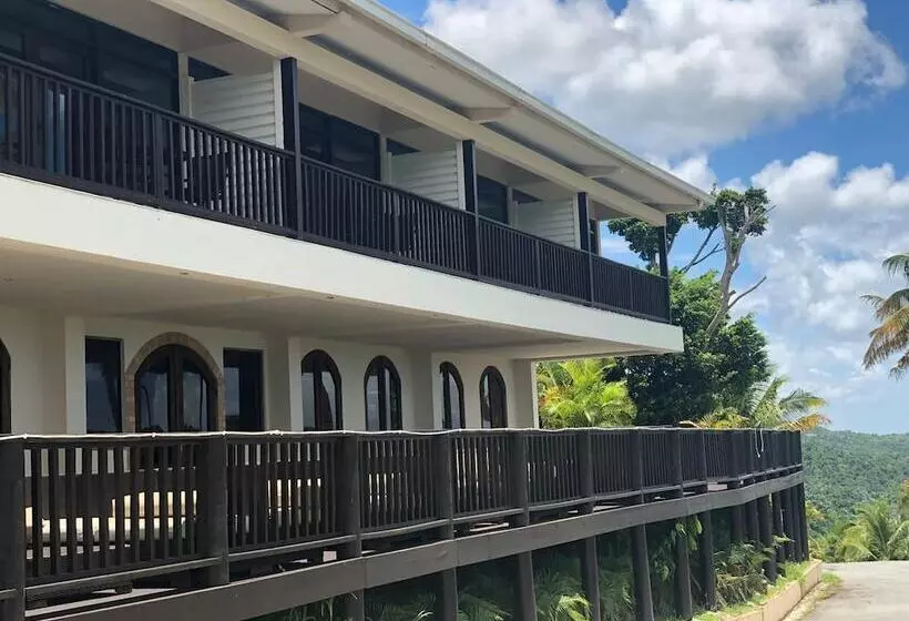 هتل Mountain And Ocean View Lodge