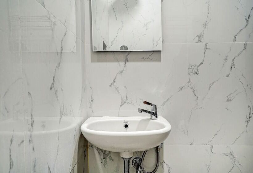 בית מלון כפרי Oyo 90164 La Rissa Residence