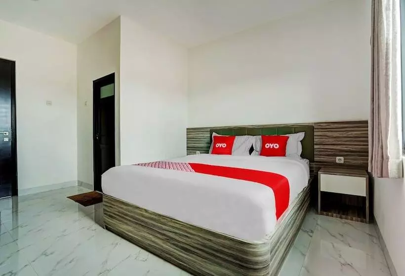 Hotelli Oyo 90164 La Rissa Residence