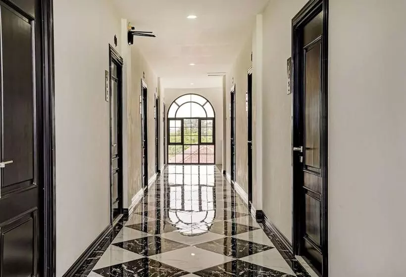 Hotelli Oyo 90164 La Rissa Residence