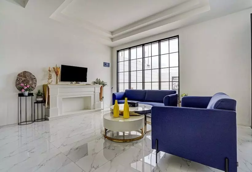 Hotelli Oyo 90164 La Rissa Residence