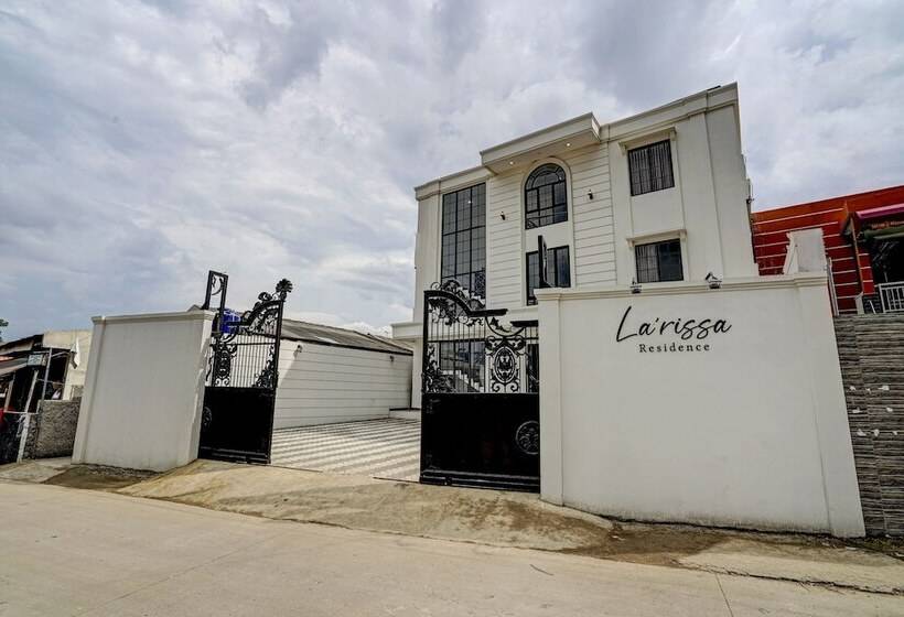 בית מלון כפרי Oyo 90164 La Rissa Residence