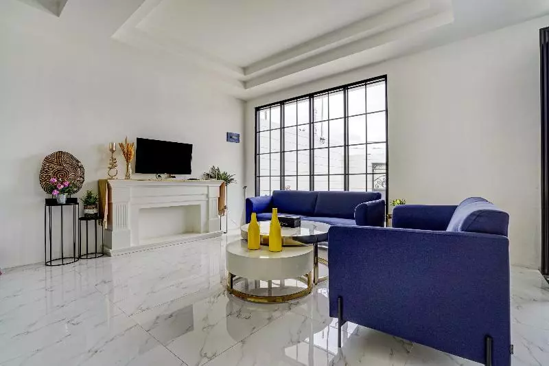 Hotelli Oyo 90164 La Rissa Residence