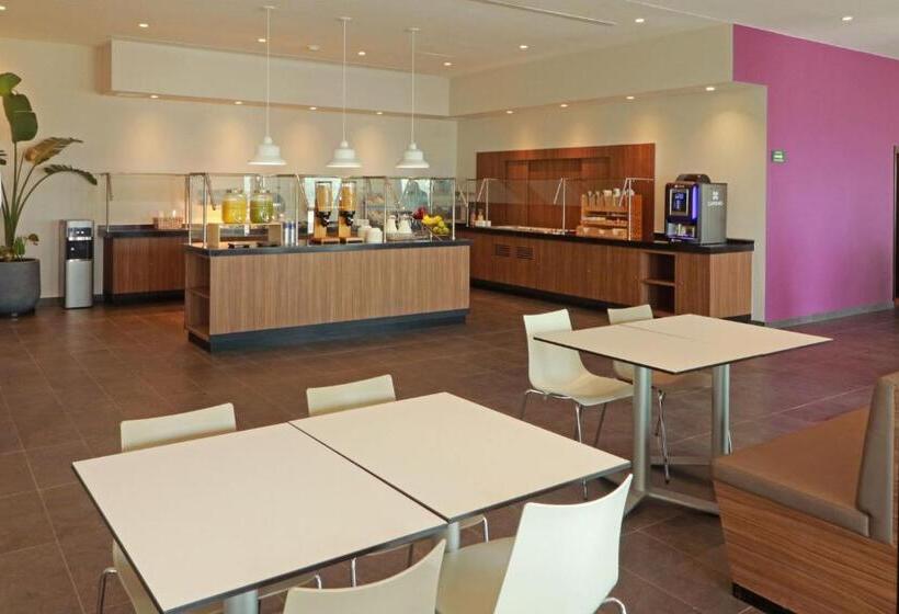 فندق City Express By Marriott Monterrey Universidad