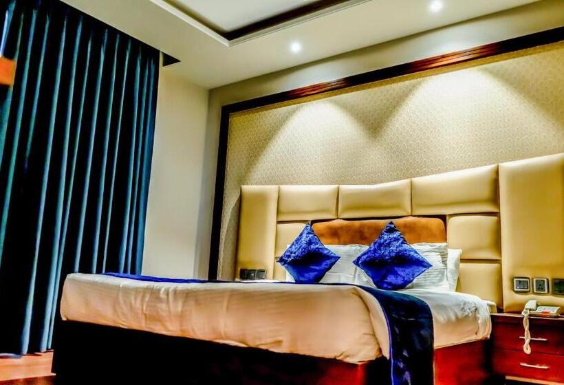 호텔 Justa Palampur Resort & Convention Centre