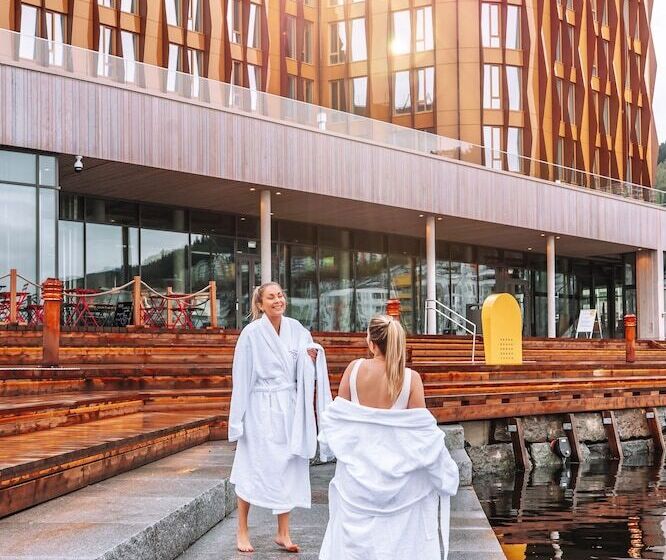 ホテル Moxy Bergen