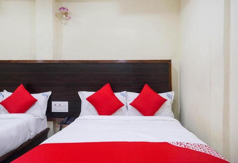 בית מלון כפרי Durga Bhavani Residency