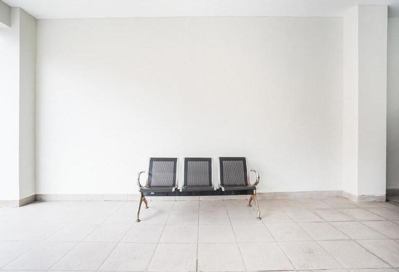 فندق Oyo 90134 Santika Fidela