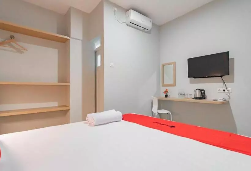 Hotelli Reddoorz Plus @ Karapitan Street