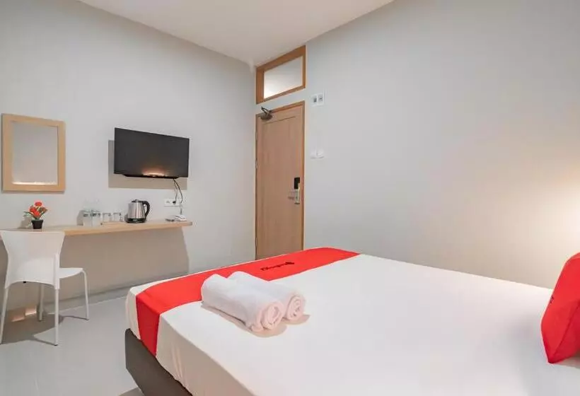 Hotelli Reddoorz Plus @ Karapitan Street
