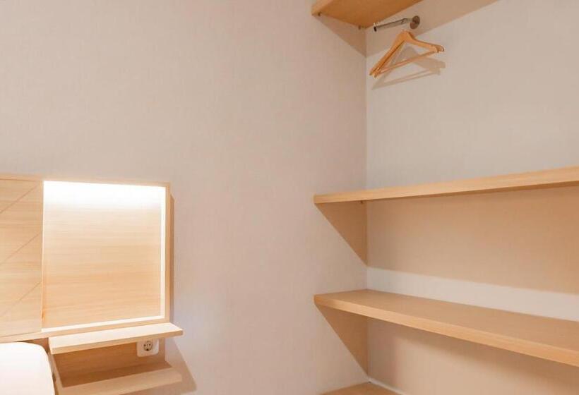 בית מלון כפרי Reddoorz Plus @ Karapitan Street