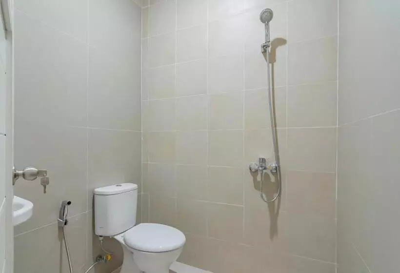 Hotelli Reddoorz Plus @ Karapitan Street