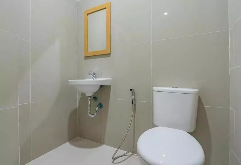 Hotelli Reddoorz Plus @ Karapitan Street