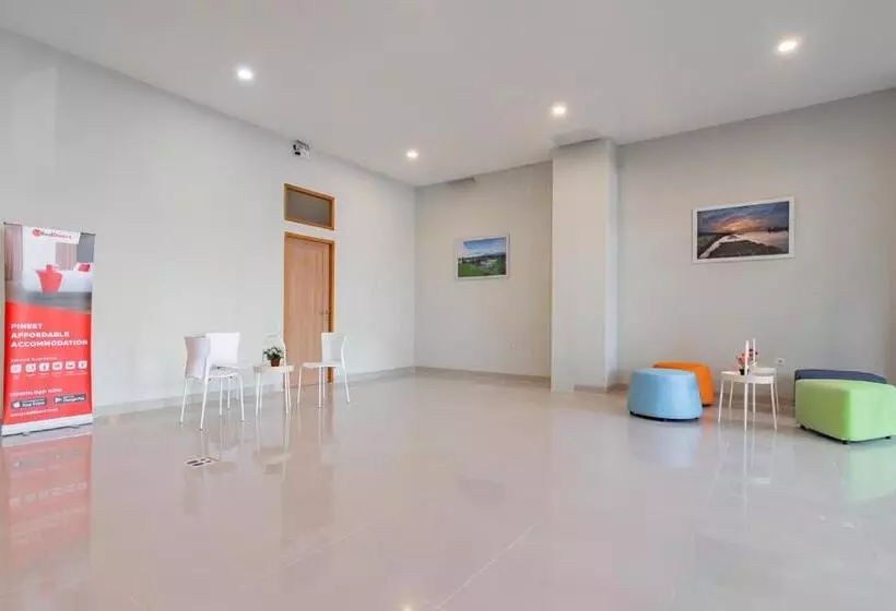 Hotelli Reddoorz Plus @ Karapitan Street