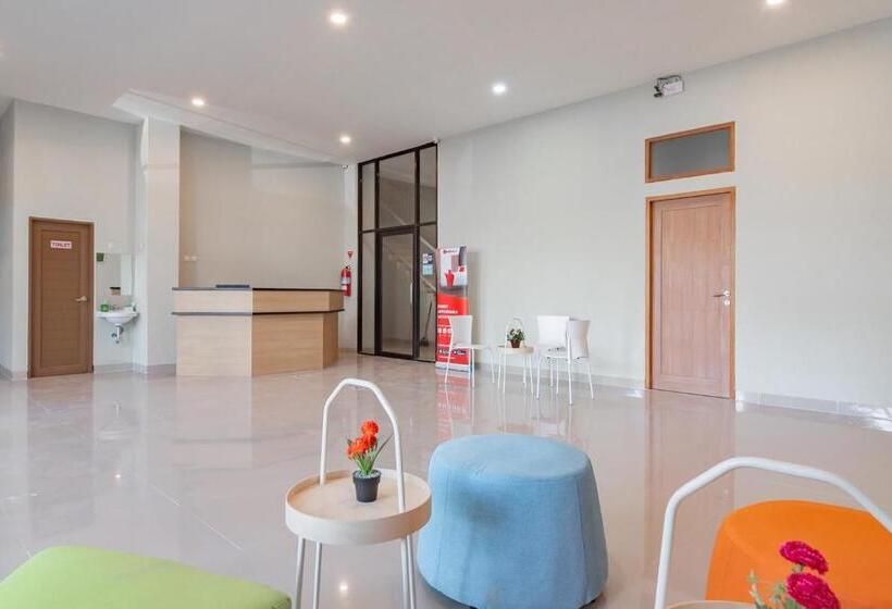 בית מלון כפרי Reddoorz Plus @ Karapitan Street