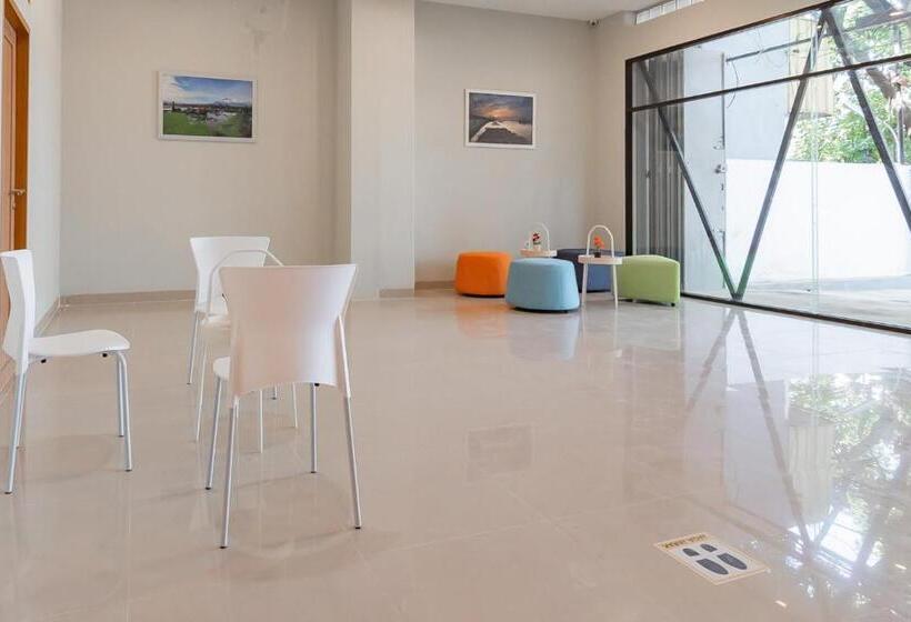 בית מלון כפרי Reddoorz Plus @ Karapitan Street