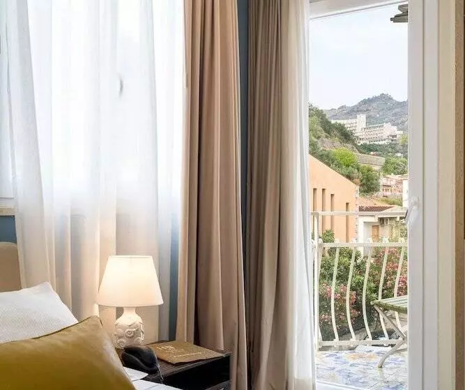 ホテル Rivage Taormina