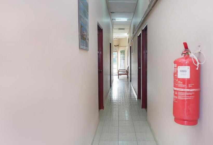 Spot On 90144 Corridor Hotel 1