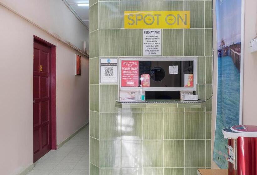 Spot On 90144 Corridor Hotel 1