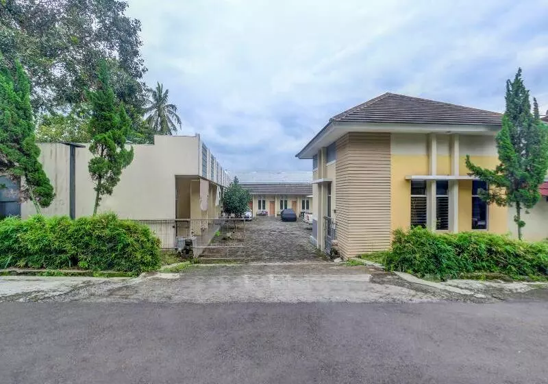 ホテル Spot On 90159 Puri Asoka Guest House