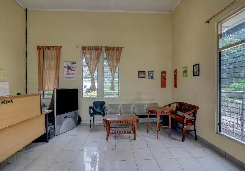 ホテル Spot On 90159 Puri Asoka Guest House
