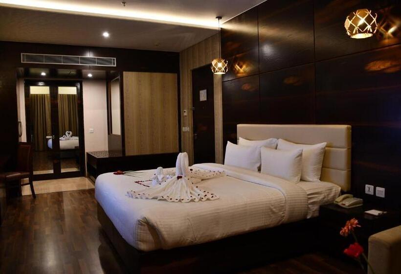 Pristine Hotel, Varanasi